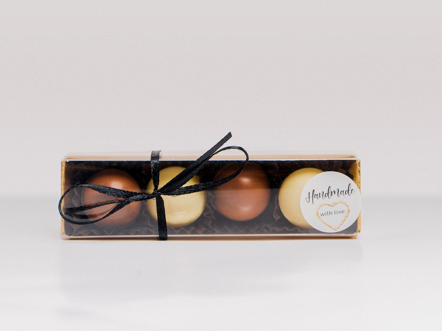 Edelrum-Genussbox mit Kaffee & Trüffelpralinen